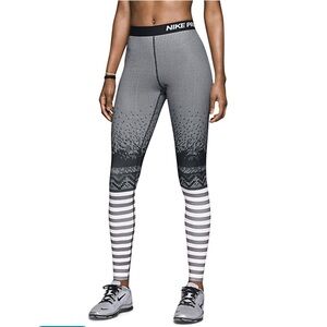 NIKE Pro Women’s Engineered Leggings
